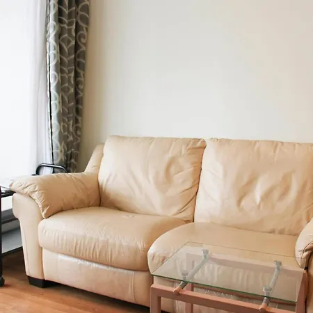 Spacious 3 With Balcony In Appartement *