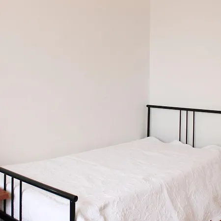 Spacious 3 With Balcony In Apartamento